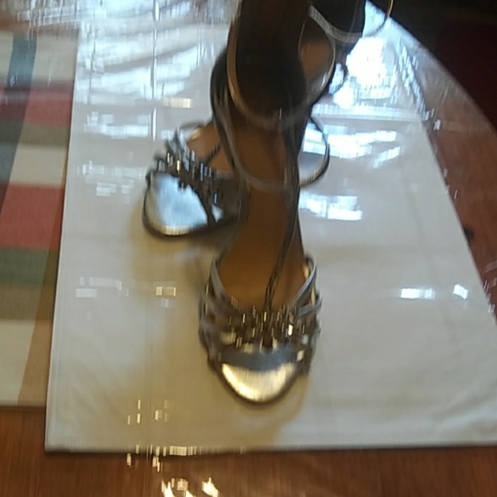 Pumps - Picture 2 of 2